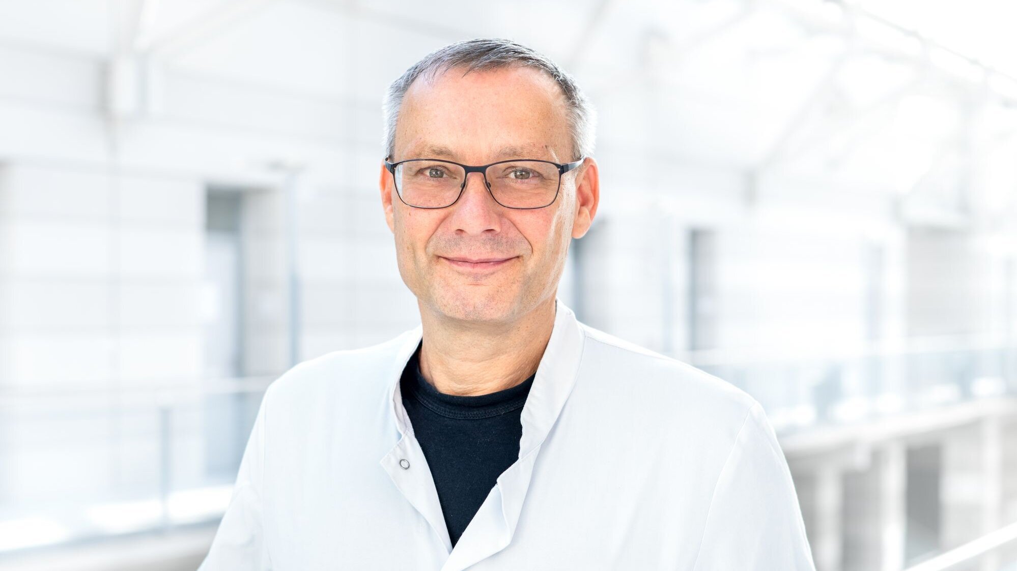 Prof. Dr. med. Frank Edelmann, Oberarzt der Klinik für Kardiologie, Angiologie und Intensivmedizin am Campus Virchow-Klinikum des Deutschen Herzzentrums der Charité (DHZC) und Professor für kardiovaskuläre Prävention