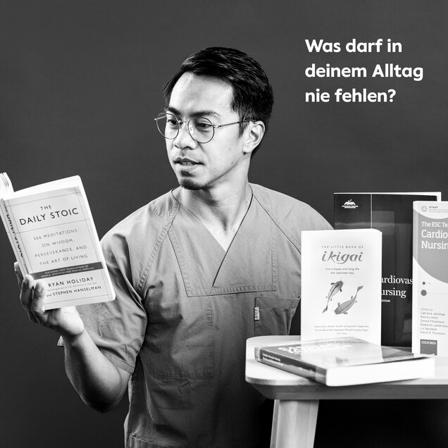 Portrait von Pflegefachkraft Bryan Robles mit Überschrift "Was darf im Alltag nicht fehlen?"