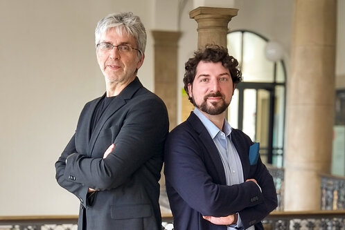 Die Projektleiter von "SMASH" stehen nebeneinander im DHZC, PD Dr. Alessio Alogna, PhD, auf der rechten und Prof. Dr. Michael Gotthardt auf der linken Seite.